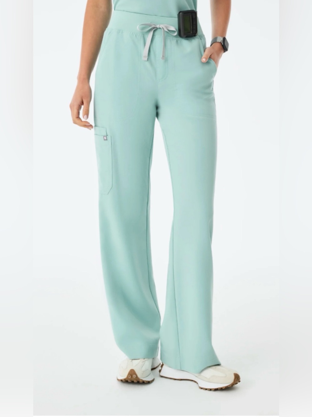 NWT Figs Isabel High Waisted Wide Leg Scrub Pants in Seaglass Women’s Medium - Picture 3 of 7